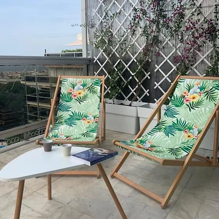 View Of The Bay Juan Les Pins With A Spacious Terrace アンティーブ